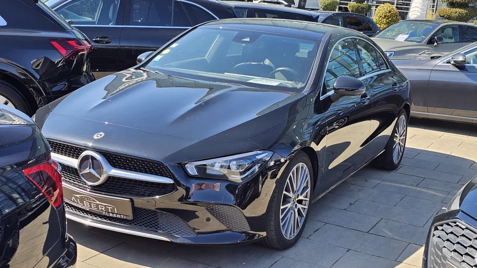 Mercedes-Benz CLA 180D
