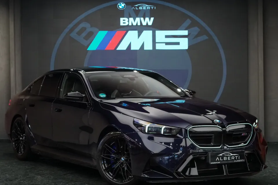 BMW M5 X-Drive V8