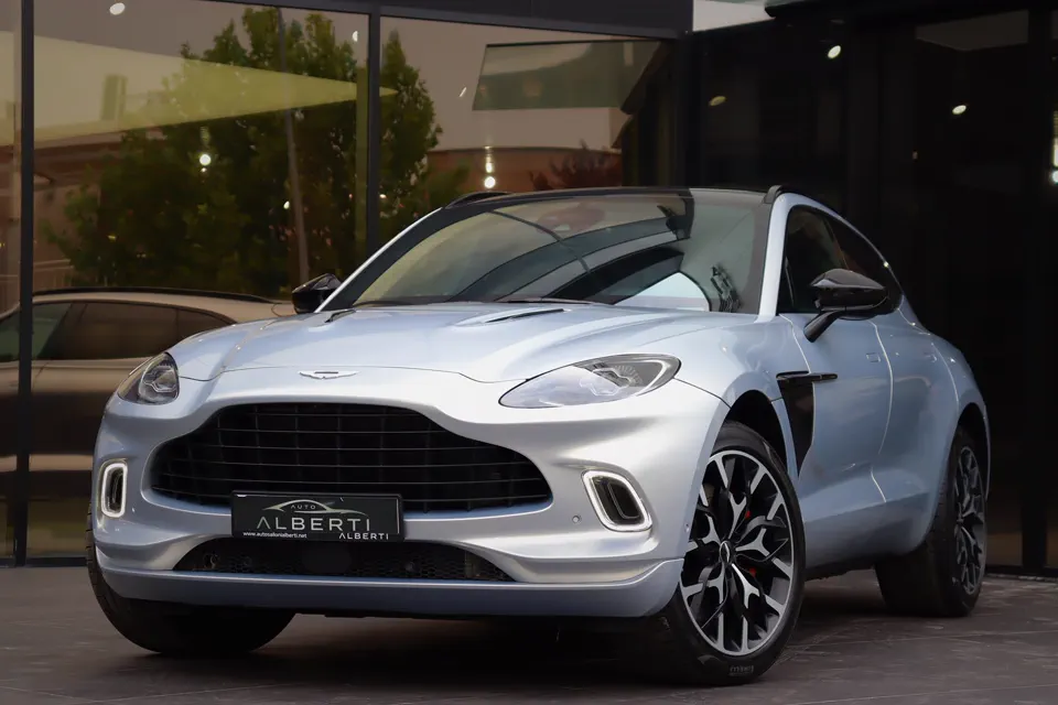 Aston Martin Dbx V8
